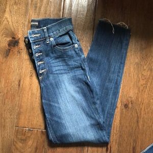 Ankle cut jeans